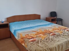 Titan, Str Ghita Serban